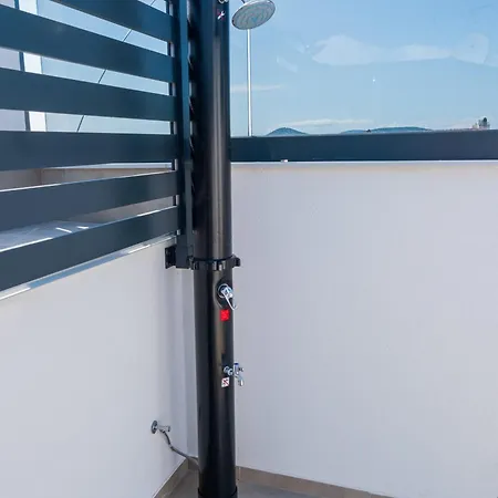 Three-bedroom Premium Atmosfera With Private Pool&sauna Σπίτι διακοπών Βόντιτσε