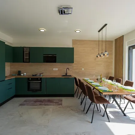 Σπίτι διακοπών Three-bedroom Premium Atmosfera With Private Pool&sauna *