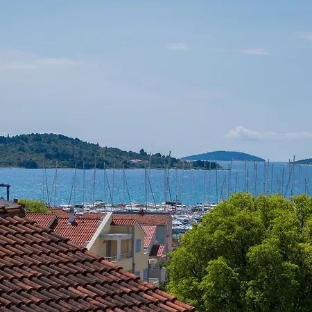 Ferienhaus Three-bedroom Premium Atmosfera With Private Pool&sauna