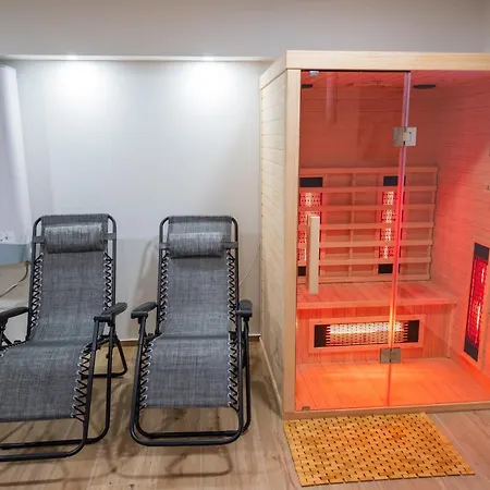 Three-bedroom Premium Atmosfera With Private Pool&sauna Σπίτι διακοπών