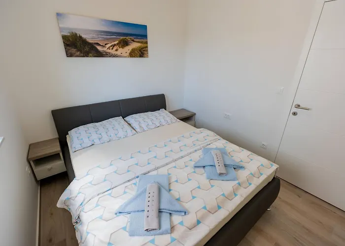 Three-bedroom Premium Atmosfera With Private Pool&sauna Водице