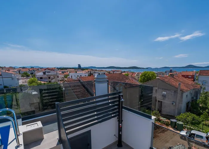 Three-bedroom Premium Atmosfera With Private Pool&sauna 別荘