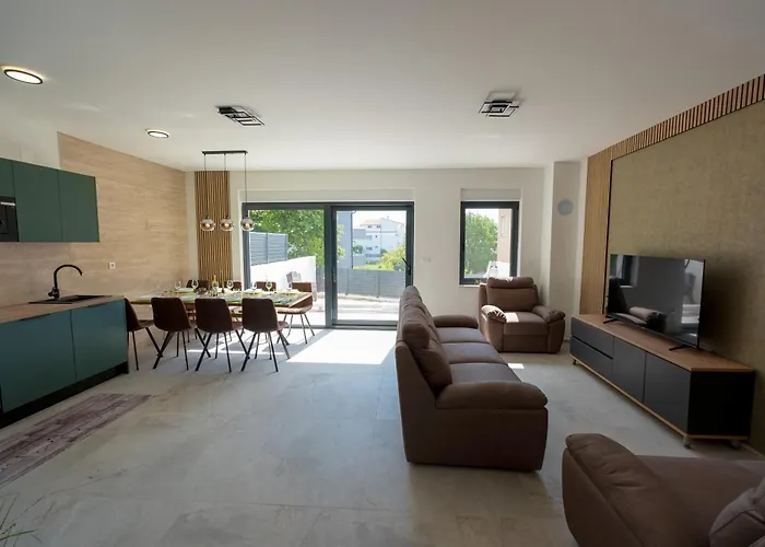 Three-bedroom Premium Atmosfera With Private Pool&sauna 別荘