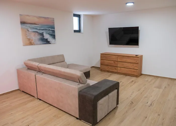 Three-bedroom Premium Atmosfera With Private Pool&sauna Дом отдыха