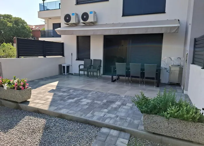 Three-bedroom Premium Atmosfera With Private Pool&sauna 別荘 ヴォディツェ